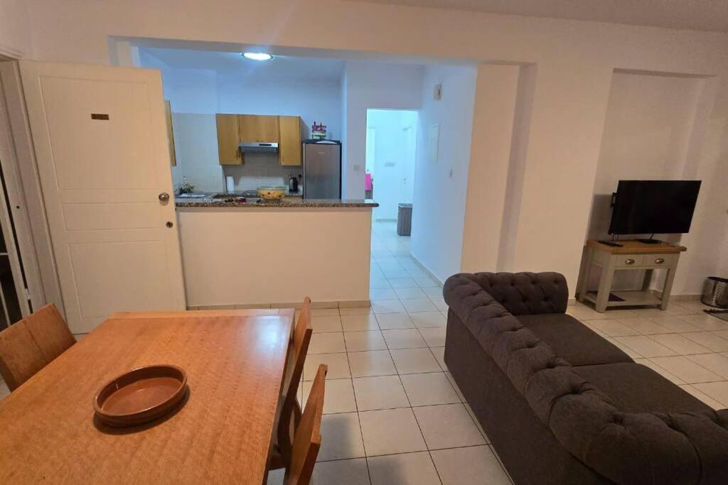 Hesperides Gardens, Spacious 2 Bedroom