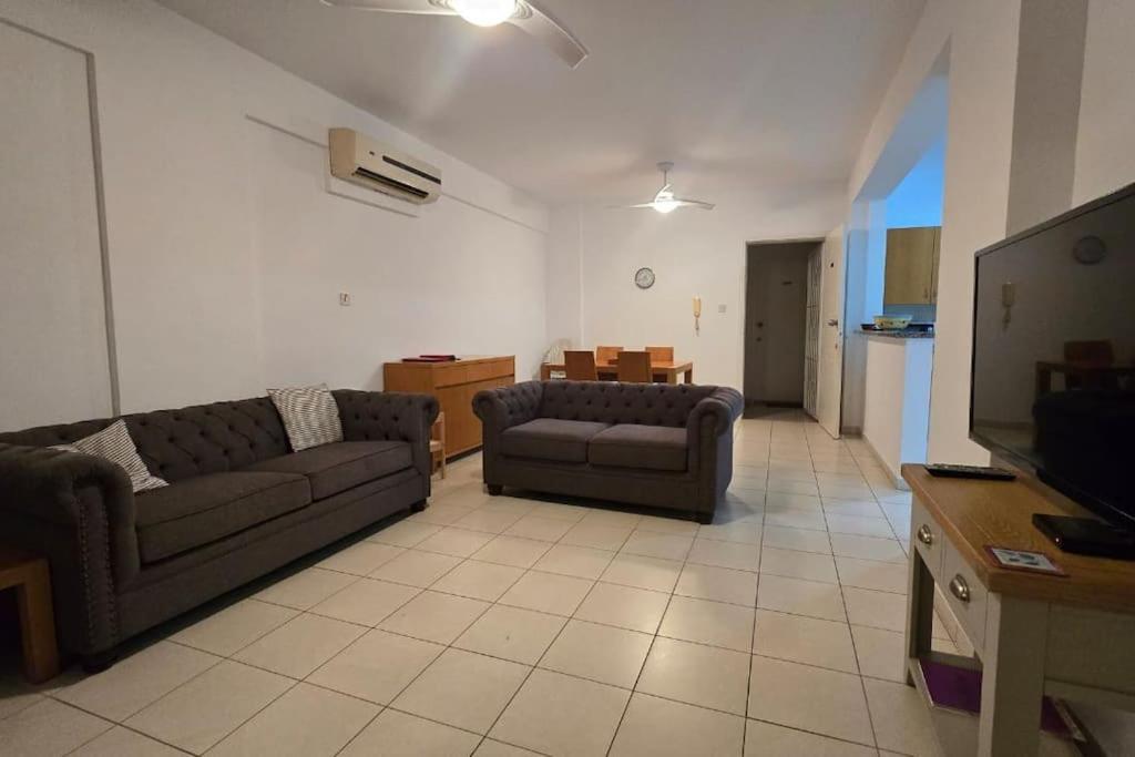 Apartment Hesperides Gardens, Spacious 2 Bedroom Paphos