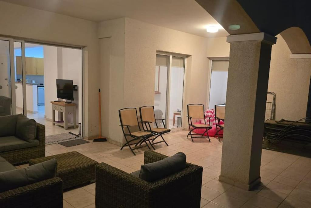 Apartment Hesperides Gardens, Spacious 2 Bedroom *